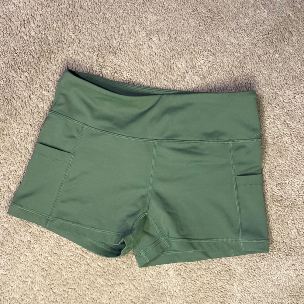 Curves N Combatboots Military Green Shorts Size Medium